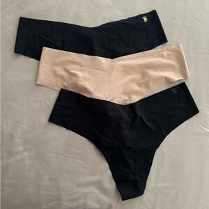 Victoria's Secret no show thong bundle